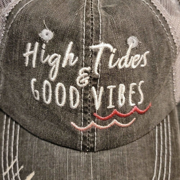 High Tides & Good Vibes Embroidered Trucker Hat - Picture 2 of 8